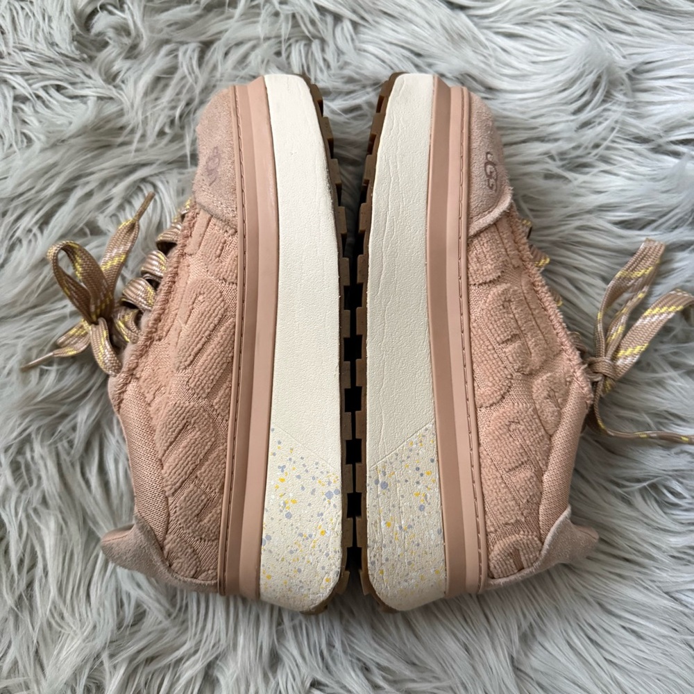 UGG Marin Lace Logo Sneaker Size 7 - Picture 7 of 11